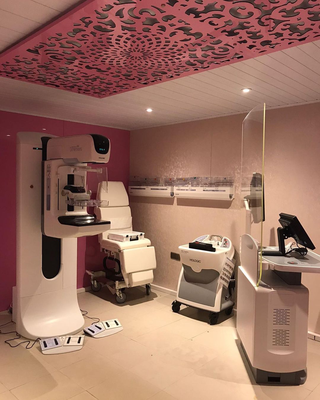 3D tomo synthesis and Dexa Scanner installed at Leesons Hospital Ragama.