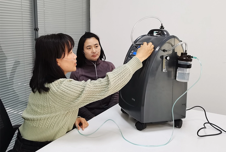 Medical Oxygen Concentrator with accessories